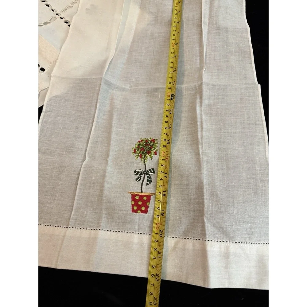 Lot of 2 NEW Christmas Linens Towels‎ Holly Topiary Embroidered Guest Tea Table